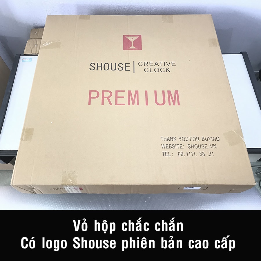 Vỏ hộp rất chắc chắn và có logo Shouse